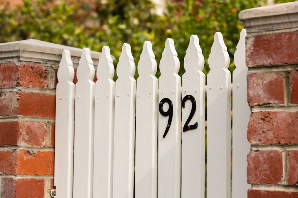 Elite-Painting-and-Pressure-Washing-Fence